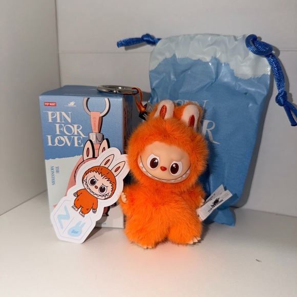 PopMart Labubu Pin For Love Letter - Z - Picture 2 of 10